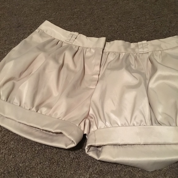 Women dress shirts - Picture 2 of 2